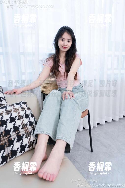 甜予摄影-胡桃 甜予摄影 - 都说胡桃全套“裸足”图片好看,但其实重点在脚趾头…我说你别瞎想呀。