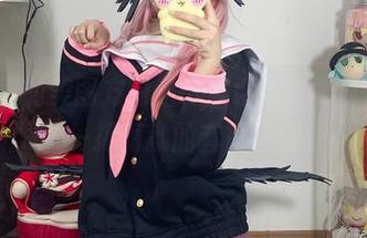 女孩们的美图方向盘，偏偏被白栎Shirly一挥而就的套图征服