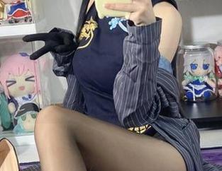 眼镜到底藏了什么？白栎Shirly的新图集又让人沉迷