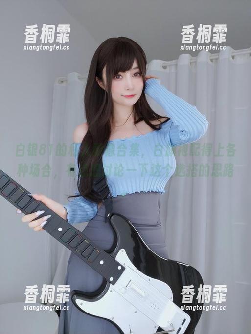 白银81的私人影像合集，白旗袍配得上各种场合，有点想讨论一下这个选搭的思路。
