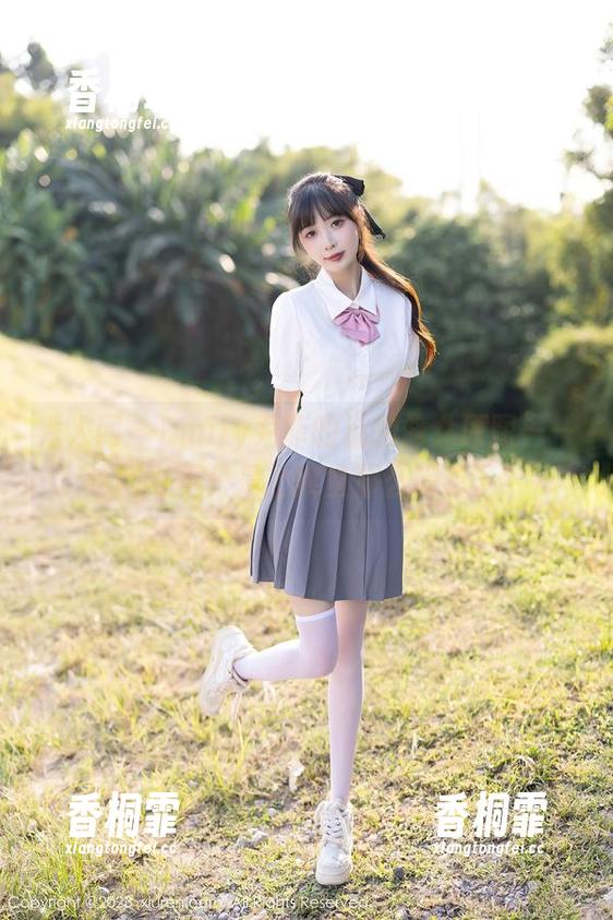 秀人网 - Emily尹菲的私拍修女原图——这回可不只是上教堂那么简单了！