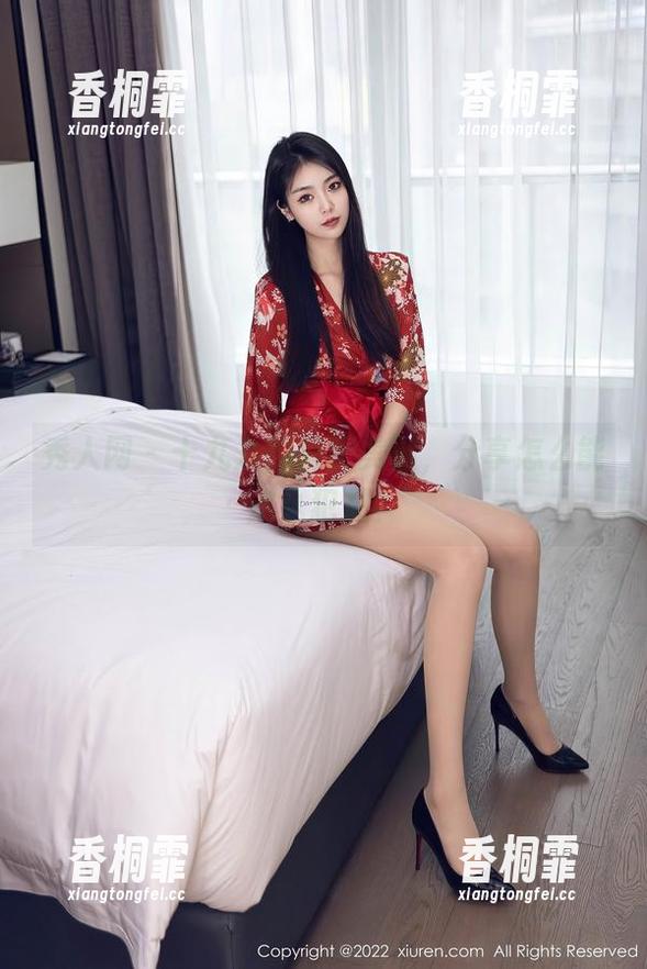 秀人网 - 十九九的制服美图，分享怎么能这么犯规？