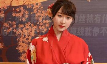 秀人网 - 小茉莉jasmine的丝袜有什么魔咒？爬上高清照片，我的视线就停不下来！