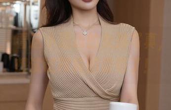 秀人网 - 看这小逗逗的女孩写真，连我都想试试同样的姿势了！