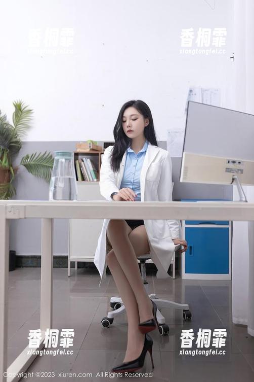 秀人网-邹晶晶女王 秀人网 - 邹晶晶女王,来点灰丝!分享原图,逗逗大家眼睛。