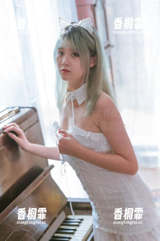 秋楚楚不秃头的女友cos大作战，套图中点滴渗透出春风十里也没她的俏！