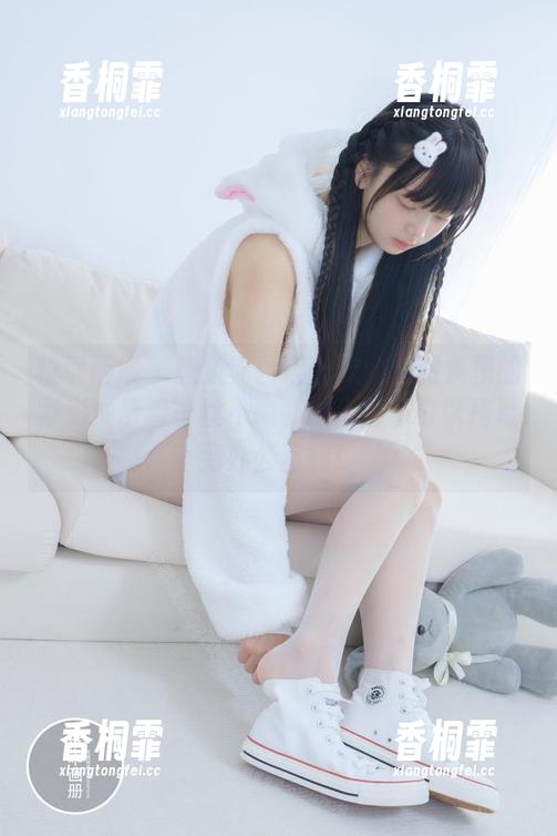 稚乖画册 - 想象赤西夜夜职业装图集里的背影：带着一丝不羁，没人说不可以拖鞋到办公室嘛！