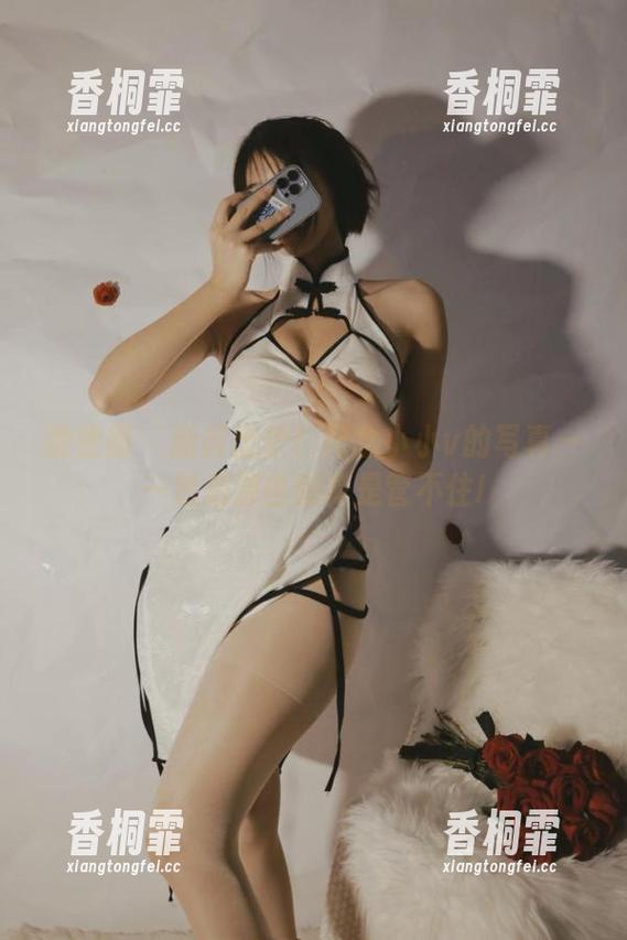 微密圈 - 新鲜出炉！纪念小小v的写真——然后那些腿真是管不住!