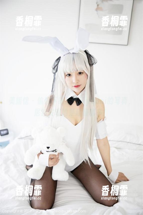 美媛馆 - 偷偷下载王馨瑶yanni的写真，居然发现她是超级秘书！