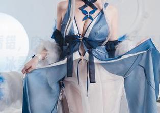 你没看错，肉扣热热子全套写真就是柴郡冰雪公主，心里默念“哇”