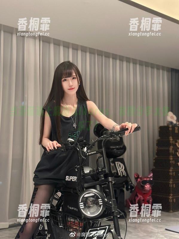 当圣诞遇上腐团儿Ikaros，套图分享太快乐了！