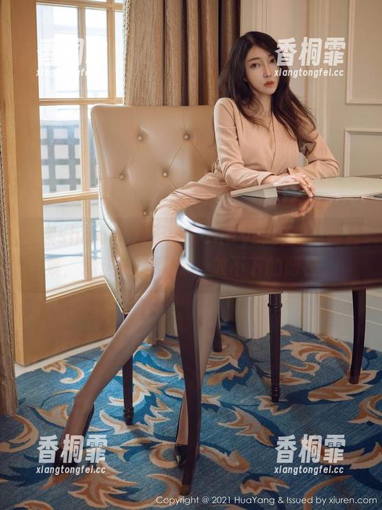花漾show - 周于希Sandy的美腿翘臀合集，精选中的孽缘，放不下的眼神。