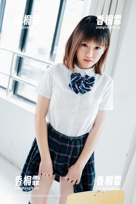 菠萝社 - 许诺Sabrina是如何在浴室拍出令人捧腹的精选画像的？