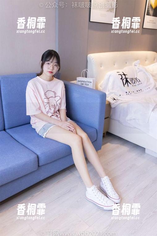 袜啵啵 - 打开瑶瑶的JK制服合集，哎？这壁纸里的意外太多了，喘不过气！
