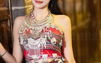 语画界 - 集合吧，允儿Claire的女孩—可以免费享用，咱们不浪费这机会！