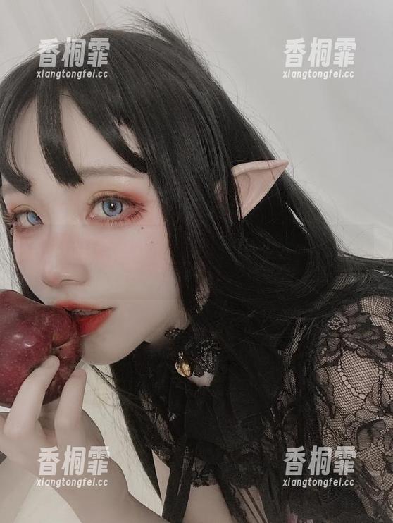 高画质还是小块？起司块wii的柴郡礼服写真集来了，真心让人捉摸不透。