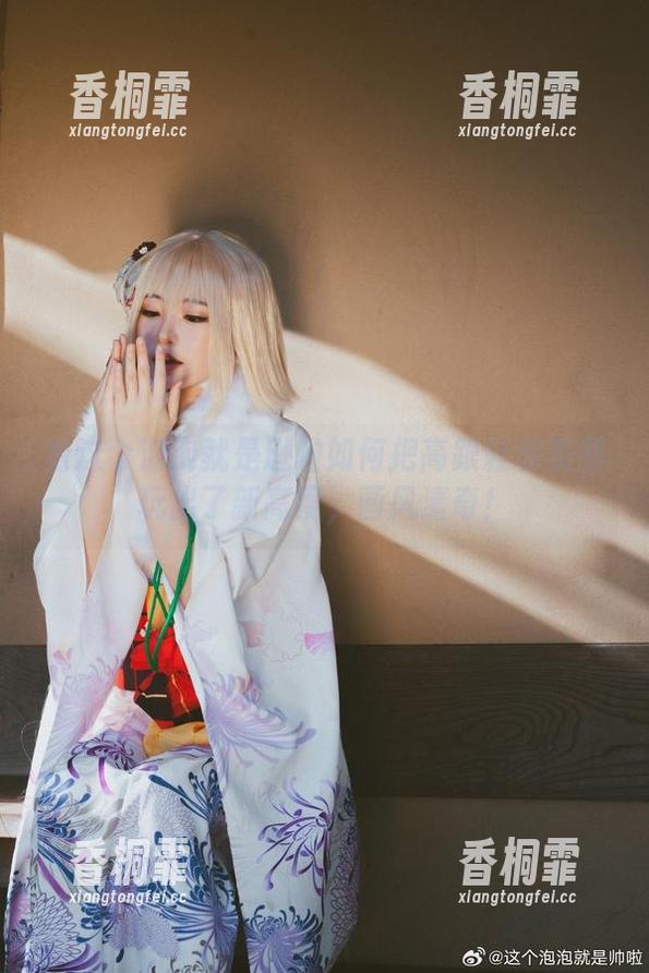 这个泡泡就是逊啦 看这个泡泡就是逊啦如何把高跟鞋和美图玩出了新高度,画风清奇!
