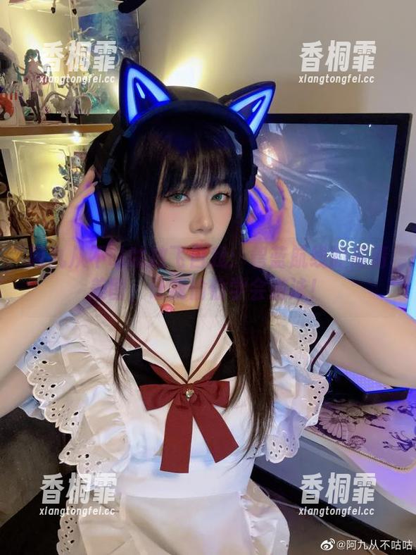 阿九从不咕咕放飞自我：碧蓝航线的高清美图，让我偷偷学会游泳！