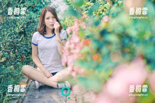 青豆客 - 晓艾fafa的皮衣在高清下展现出的优雅，前几天的拖地裙哪去了？