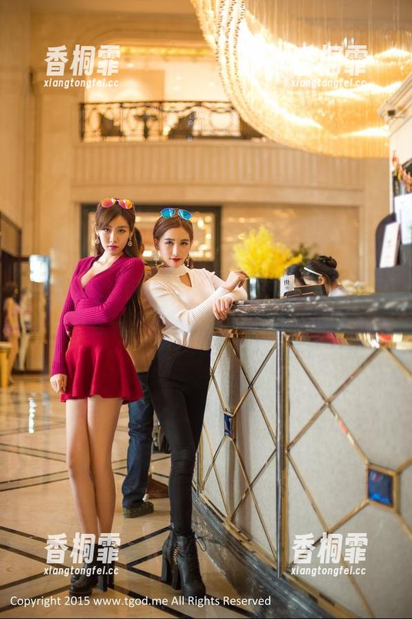 青豆客 - 汪佩妮Penny的制服高清图，真想一边看一边问：这裙子怎么这么好看？