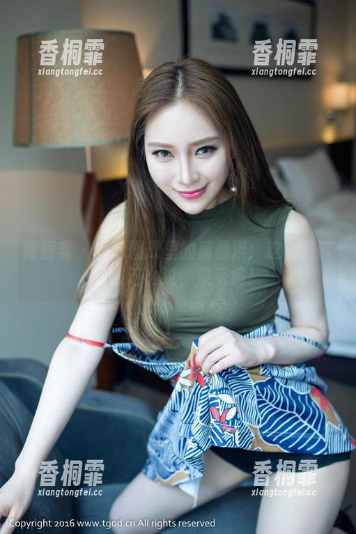 青豆客 - 高清图册里的莫雅淇：这个圣诞就该这么过，没毛病！