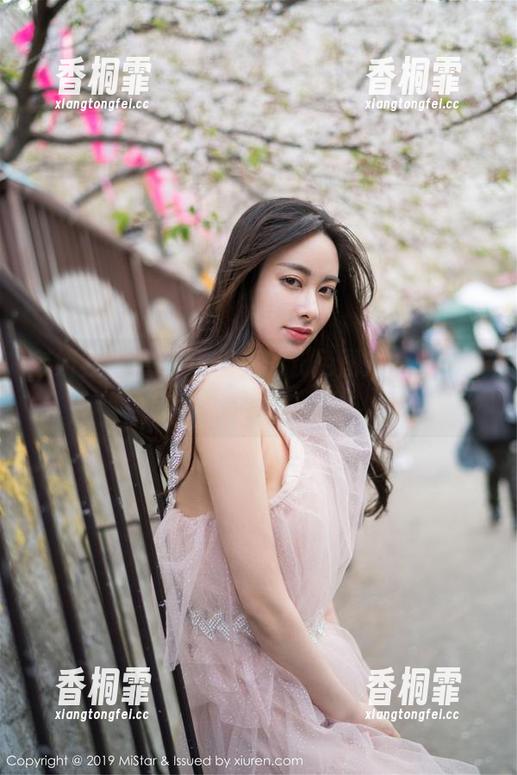 魅妍社 - Jenny佳妮的粉色图片，明明在放电却又让人心虚。