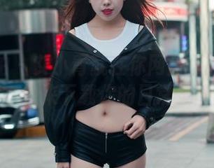 魔镜街拍 - 艾小青就在你网盘里的街拍回廊，快来下载你的日常灵感！