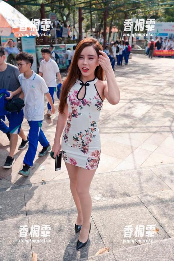 魔镜街拍 无圣光也能美图!魔镜街拍,这一次是牛男和她的清秀亮丝妹子打破界限!
