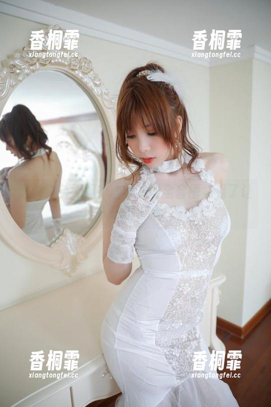 谁说白色无趣？鹿野希的全套图集看了让人想搞事情！